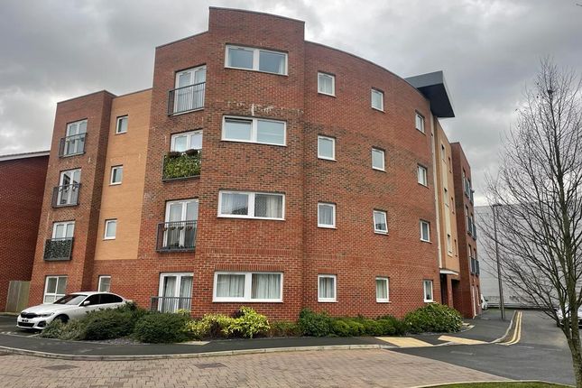 Thumbnail Flat for sale in Bowling Green Close, Bletchley, Milton Keynes