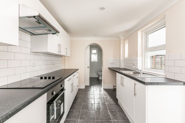 56, Worthing photo 4