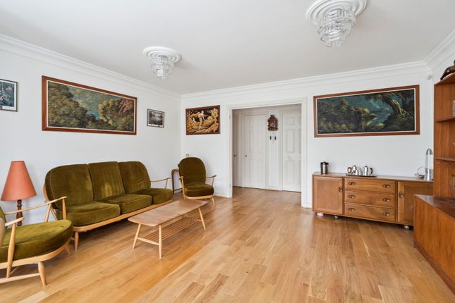 3, Knights Green, Chorleywood photo 3