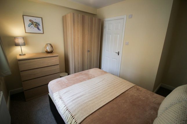 Room to rent in Tickhill Street, Denaby Main