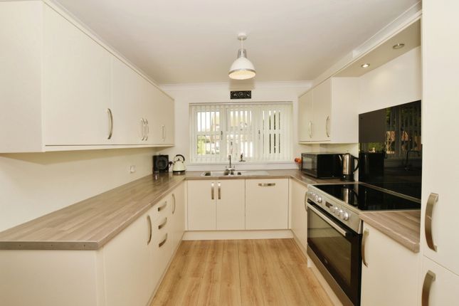 103, Leonard Road, New Romney photo 3