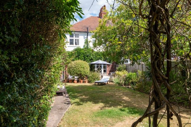 12, Elmfield Avenue, Leicester photo 2