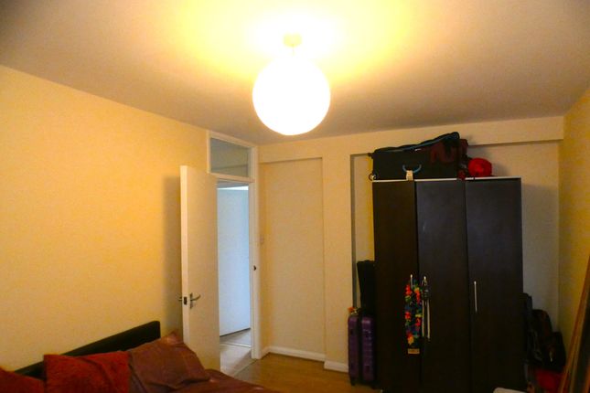 Flat 9 Gore Court, Fryent Way, London photo 4