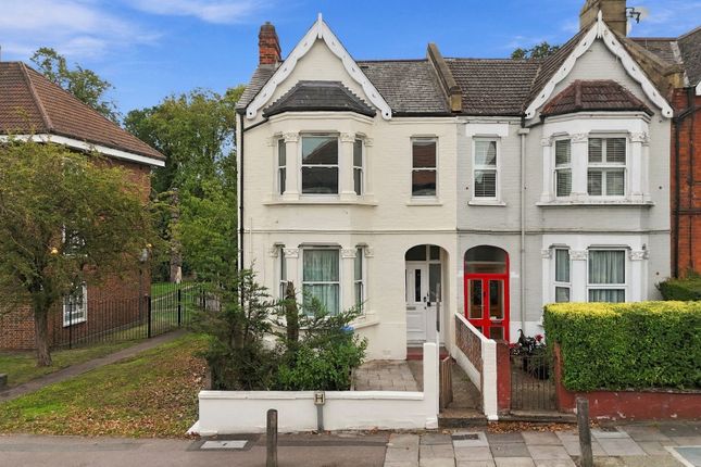 88 Little Heath, London photo 2