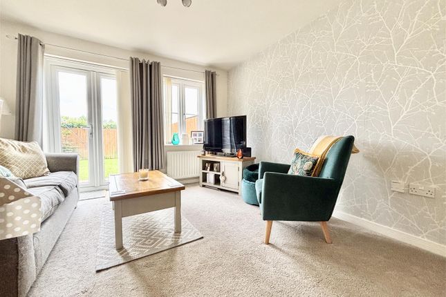 14, Nursery Close, Leeds photo 3