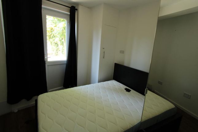 20, Rathmell Drive, London photo 5