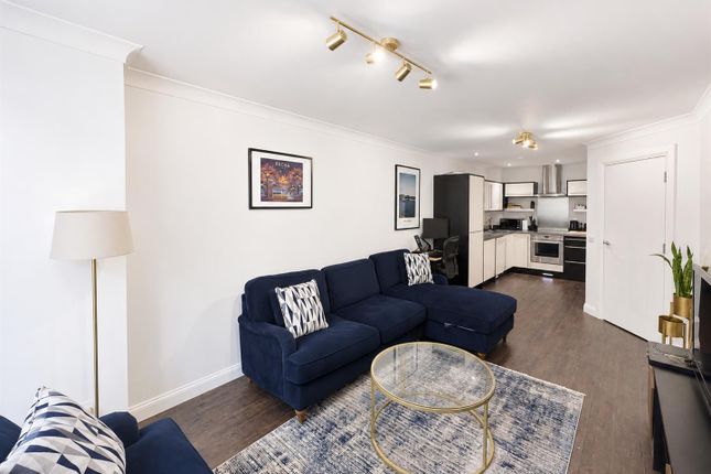 Apartment 11, Emineo, Station Road, Beaconsfield photo 4