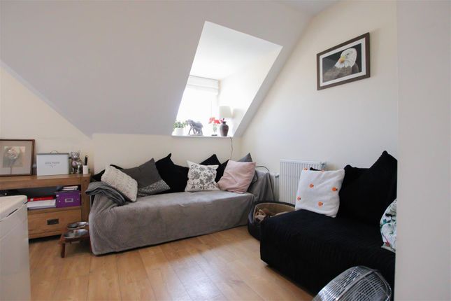Flat for sale in Constables Way, Hertford
