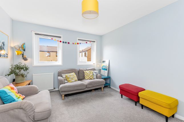 14, Greenlaw Hedge, Colinton Mains, Edinburgh photo 2