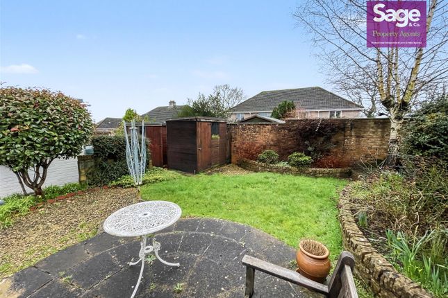 25, Hillcrest, Pontypool photo 2