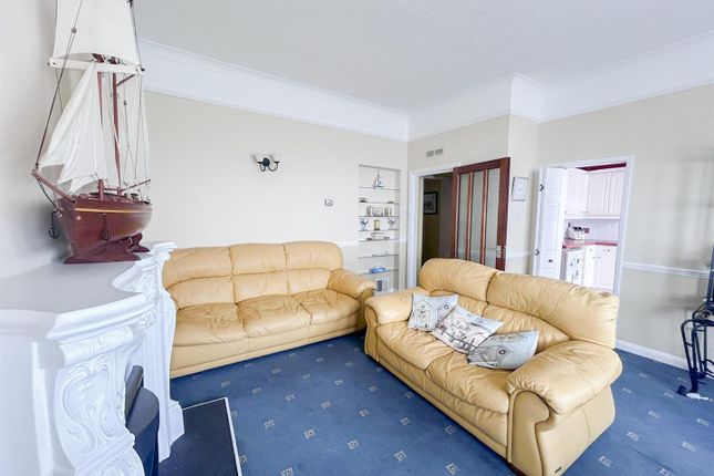 F4, 8, West Parade, Bexhill photo 2