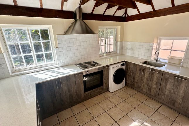 Rickmansworth Road, Northwood photo 3