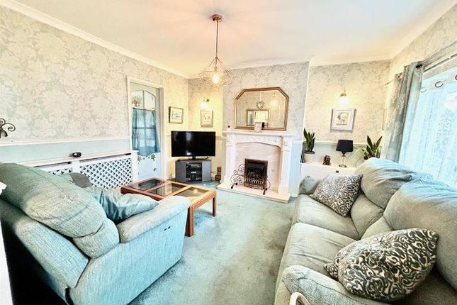 8, Carlton Road, Lowton photo 3