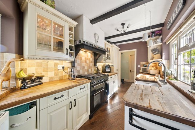 Pond Cottage, The Green, Uxbridge photo 3