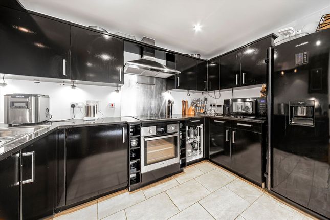 Flat 11, 1, Bowling Green Place, London photo 4