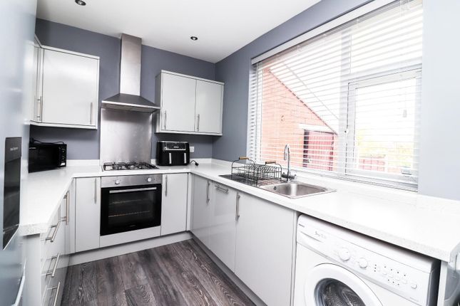 16, Avallon Way, Darwen photo 3