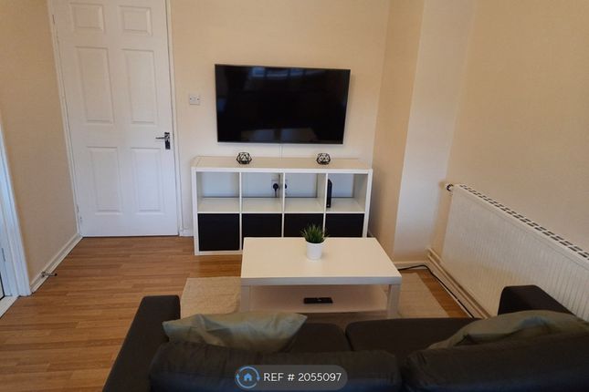 End terrace house to rent in Cranmer Walk, Nottingham