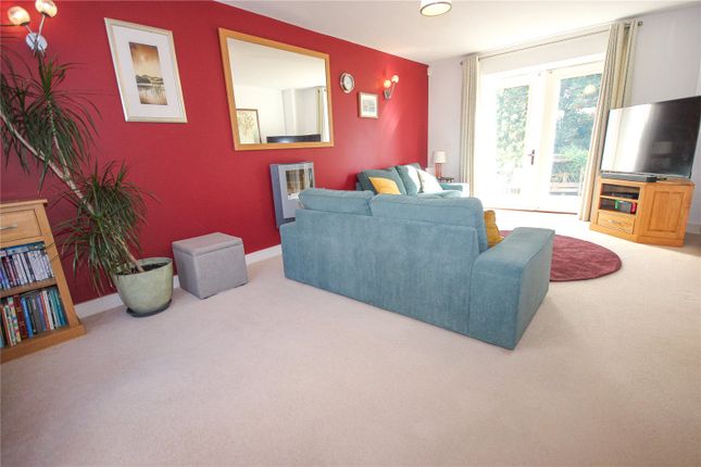 7, Garrett Close, Devon photo 4