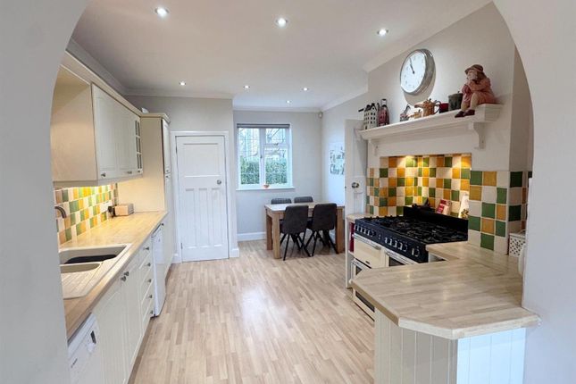 HOW CAPLE, 77, Newtown Road, Newbury photo 3
