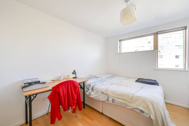 Flat for sale in Andersens Wharf, Limehouse, London
