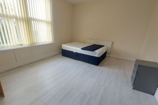 245 Legrams Lane, Bradford photo 5
