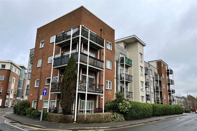 Flat for sale in Canalside, Merstham, Redhill, Surrey