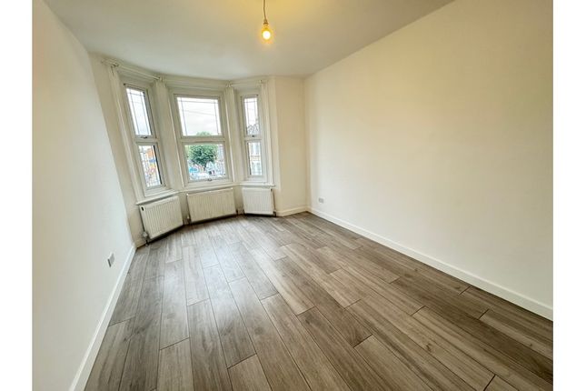 6, Larnach Road, Hammersmith photo 4