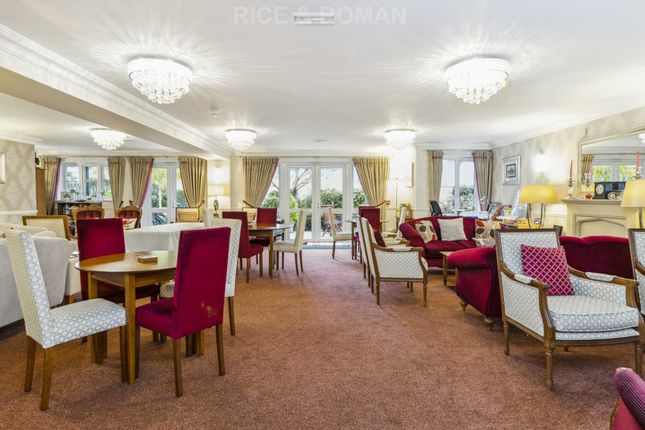 Flat for sale in Ash Lodge, Walton On Thames