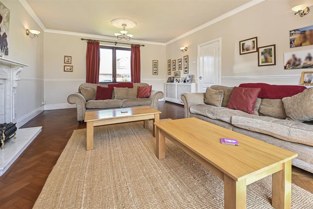 18, Lynwood Avenue, Lowton photo 3
