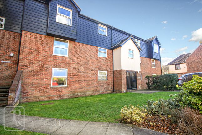 Thumbnail Flat to rent in Stonecrop, Braiswick, Colchester, Essex