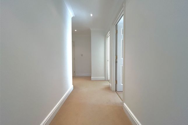 Flat to rent in Church Lane, Oxted, Surrey