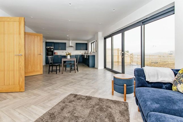 5, Falkland Court, Watts Quarry Lane, Somerton photo 5