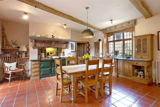 Downley Farmhouse,, Plomer Green Lane, Buckinghamshire photo 4