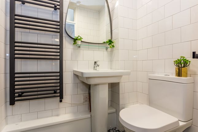 Flat 11, Crossgate Lofts, Bathroom 2