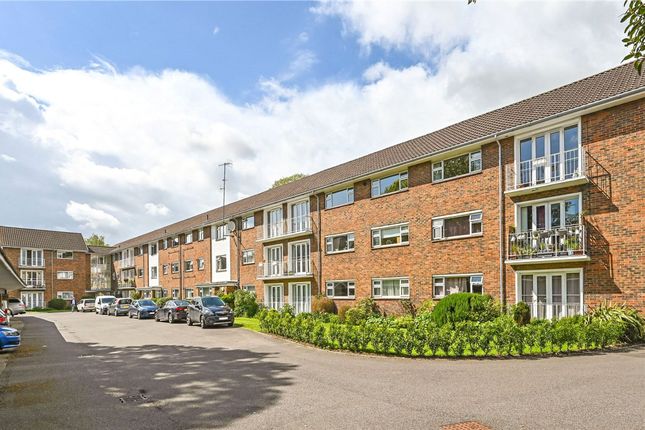 2-bed house on Flat 16, Regnum Court, Chichester, £1,300/mo