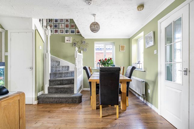 27 Morton Close, Ely photo 3