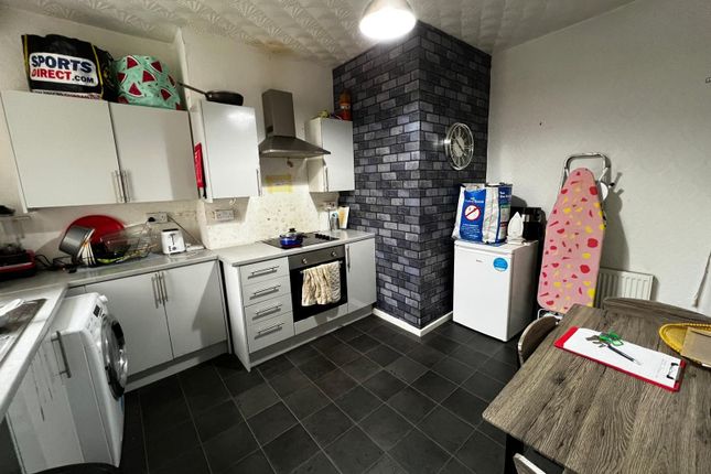 Room 3, 3 Wykeham Street, Liverpool photo 5