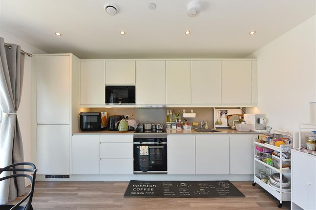 Flat 57, Carmelia House, 3, Aerodrome Road, London photo 2