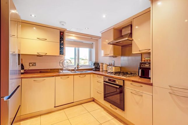 Flat for sale in Marlin Court, Elm Road, Sidcup