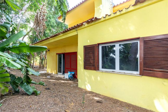 Terraced house for sale in Montechoro, Albufeira, Algarve