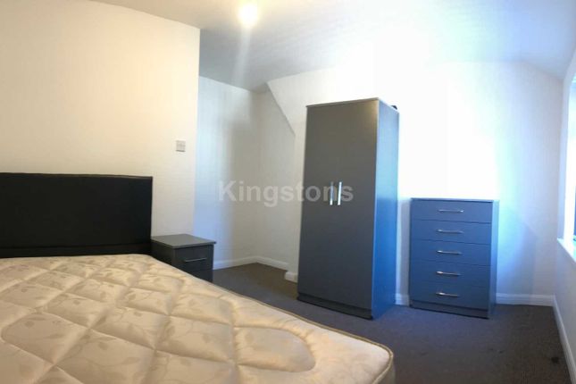 Flat 3, Llanbleddian Gardens, Cardiff photo 2