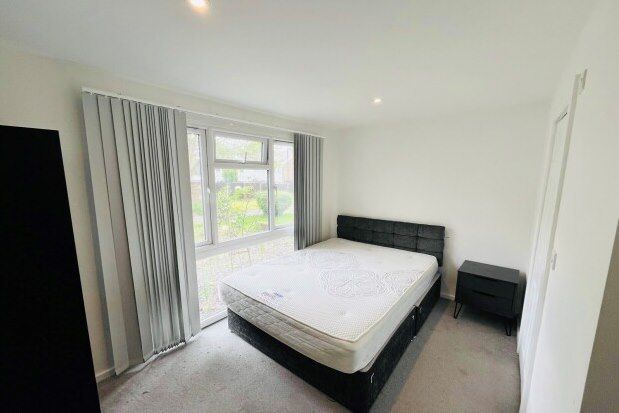 Room to rent in 12 Teesdale, Crawley