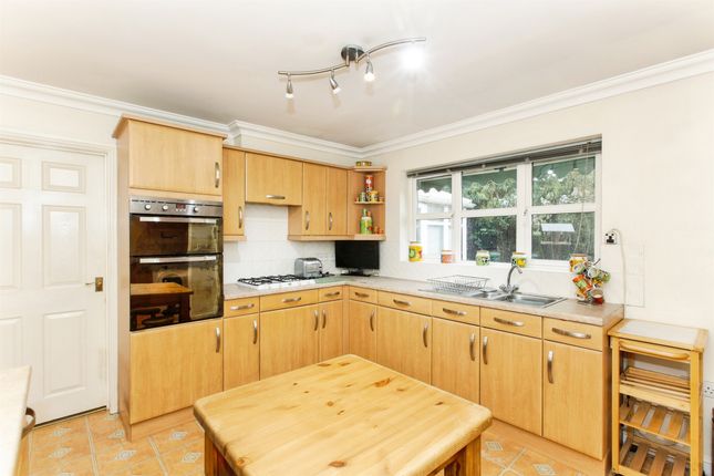 5, The Coppice, Kettering photo 3