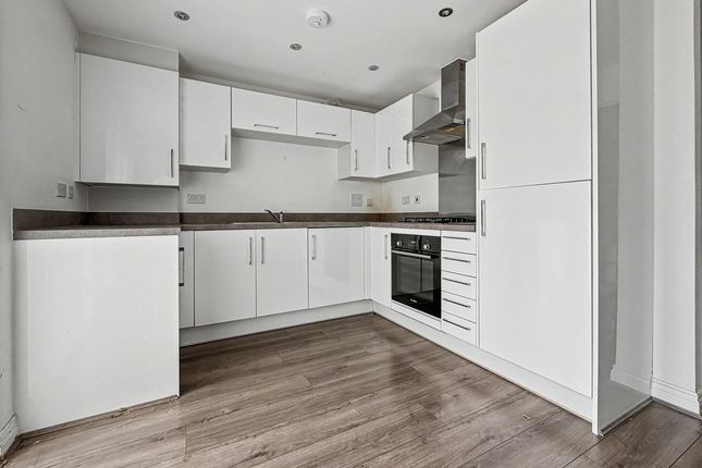 32, Rainbow Gardens, Dartford photo 5