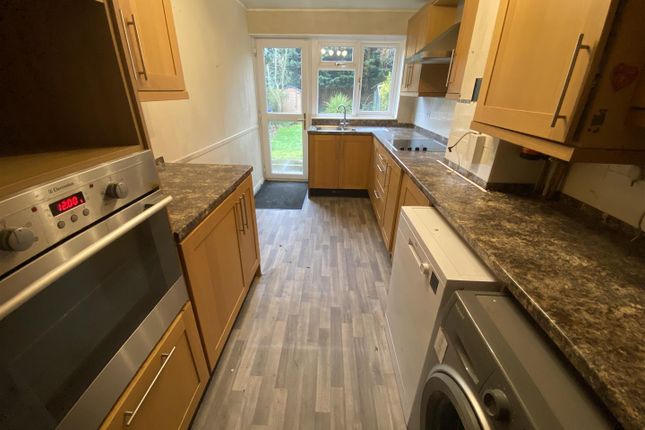 37, Abberley Avenue, Stourport-On-Severn photo 3