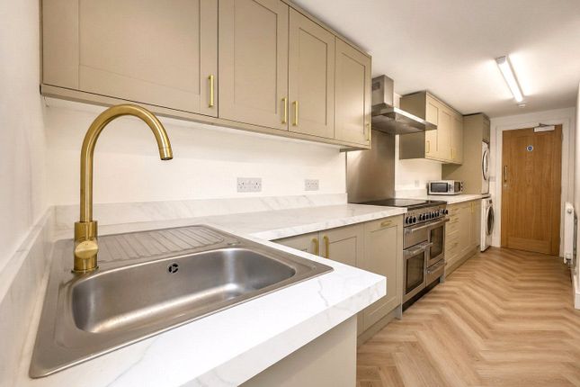 Room 4, 41, Royal Oak Road, Woking photo 5