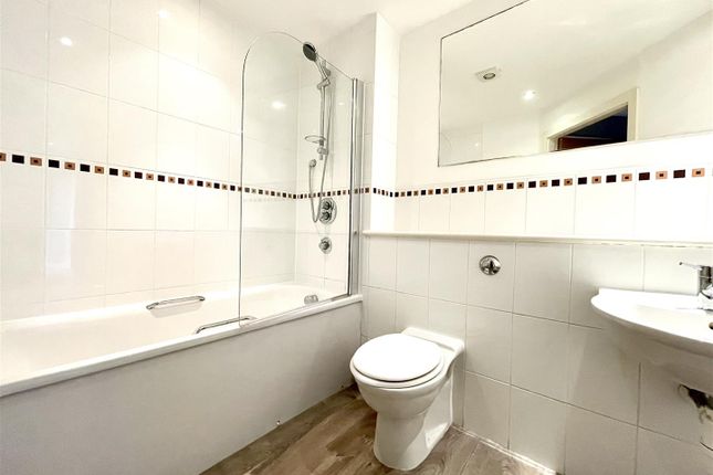 Bathroom .Jpg