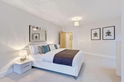 Flat for sale in Silvertown Way, Canning Town, London
