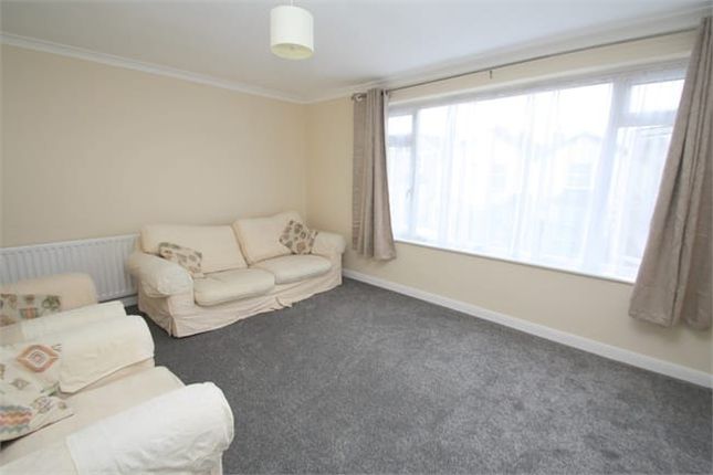 103, Edgell Road, Staines-upon-Thames photo 3