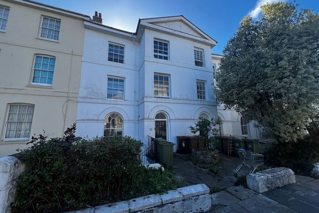 1-bed flat on Plymouth, £60,000